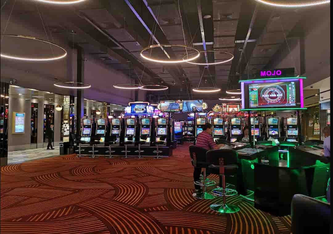 Crown Casino Poipet - Vùng đất của các lá bài